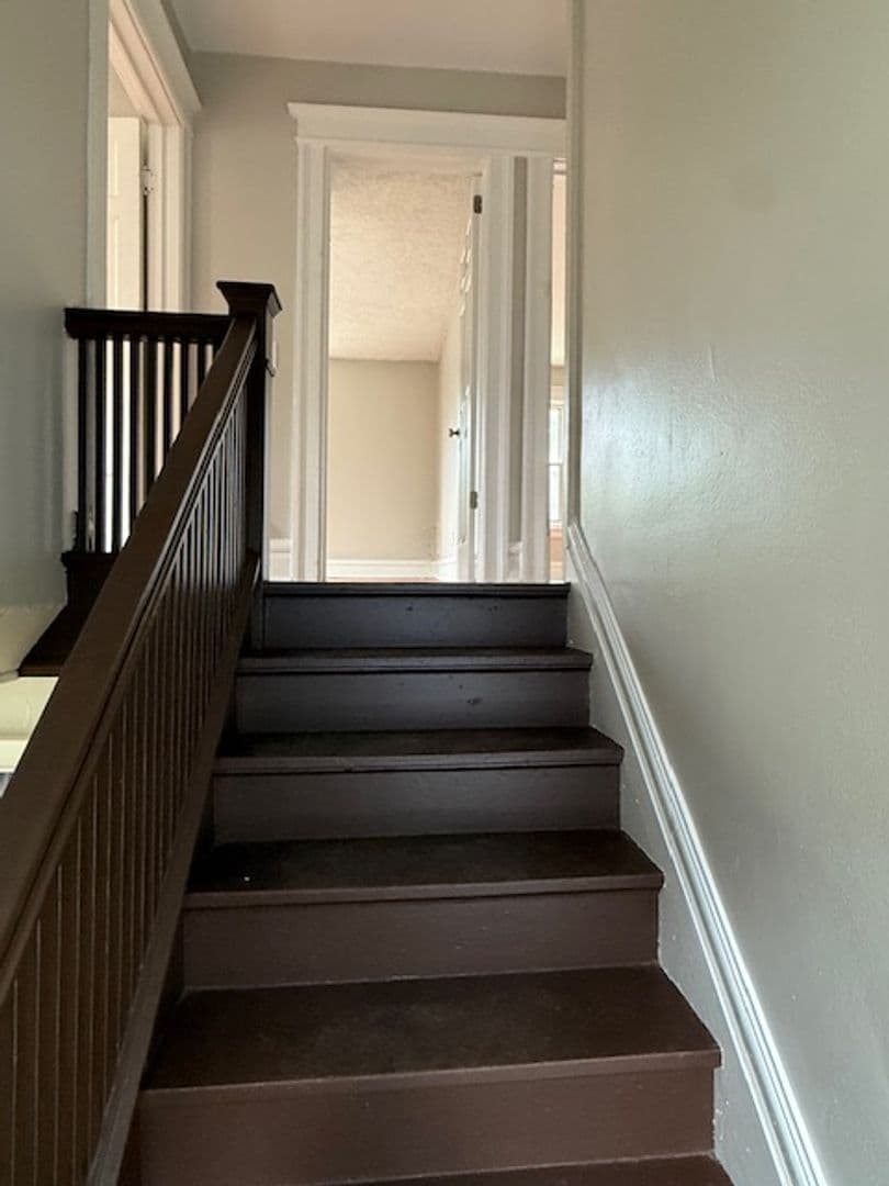 Rochester Apartment: 294 Chili Ave