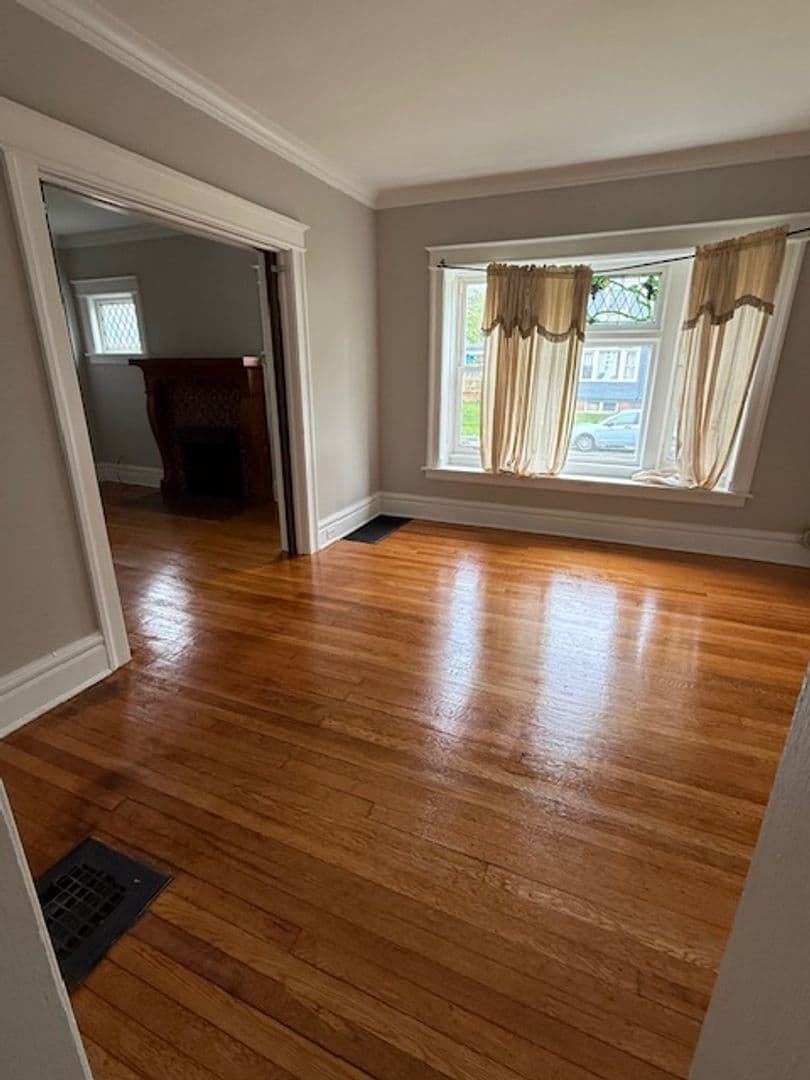 Rochester Apartment: 294 Chili Ave