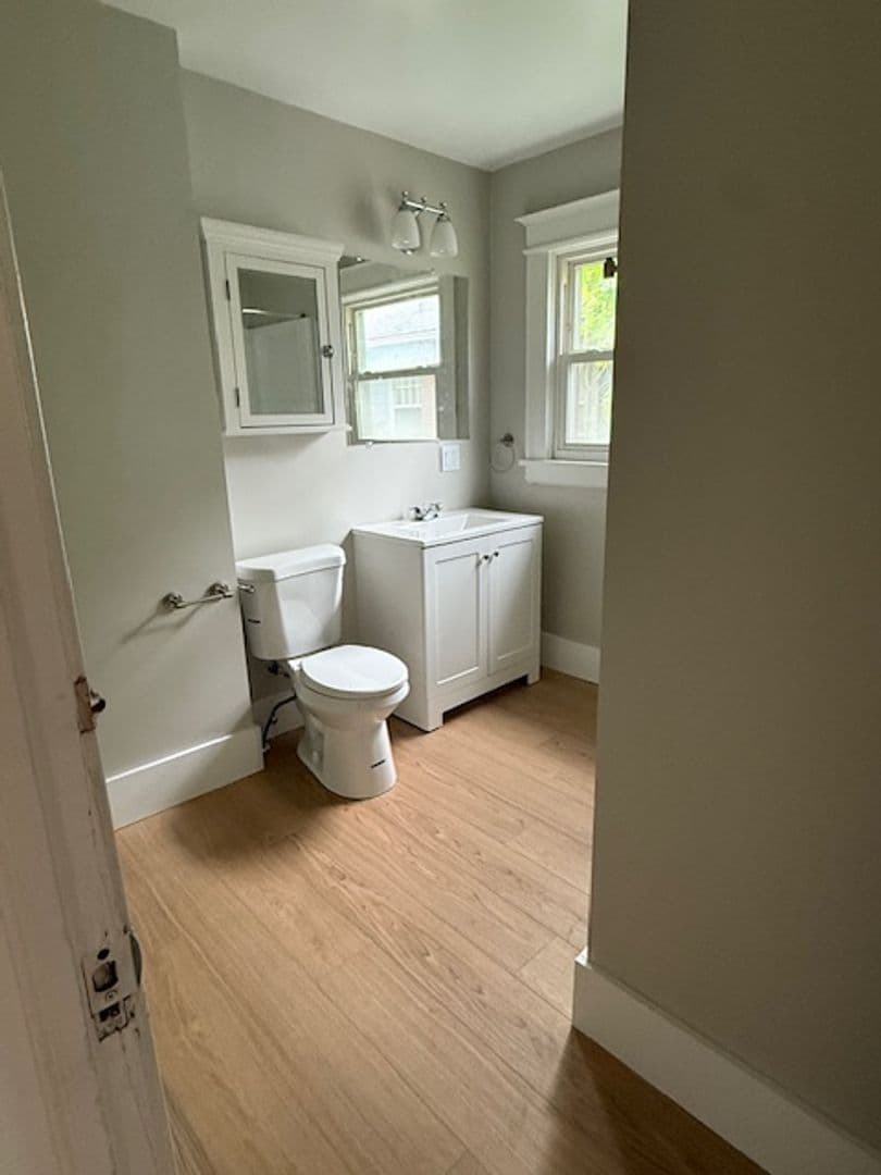 Rochester Apartment: 294 Chili Ave