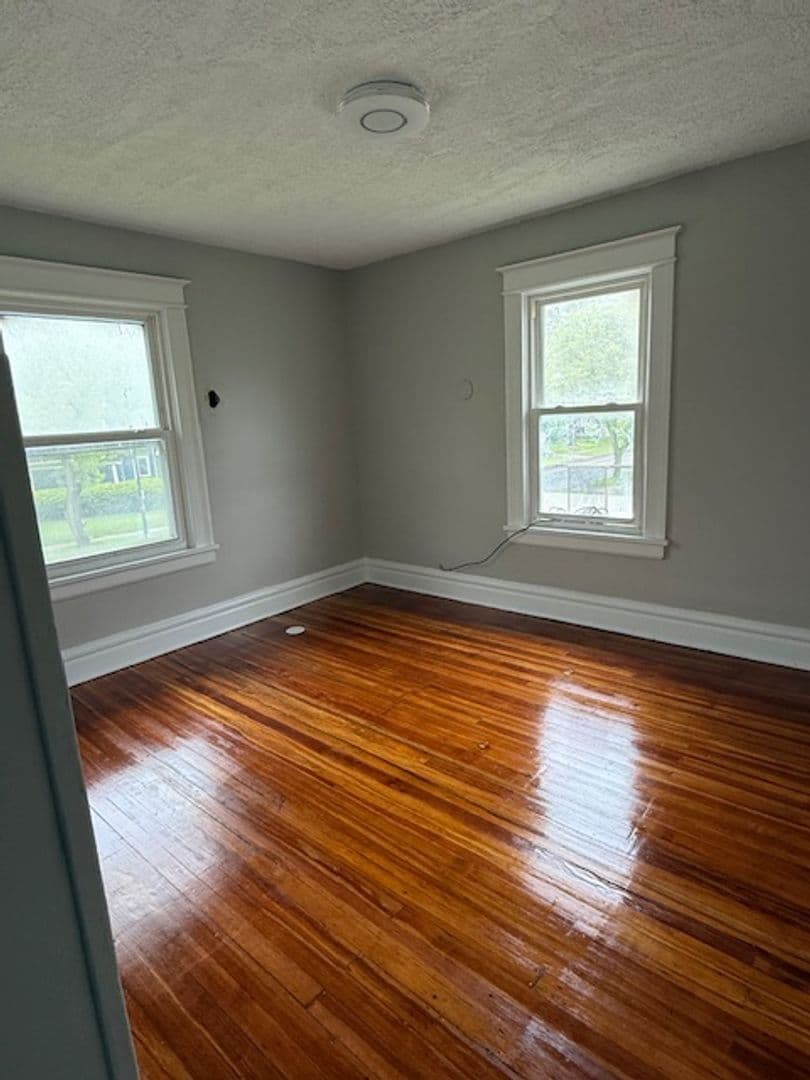 Rochester Apartment: 294 Chili Ave