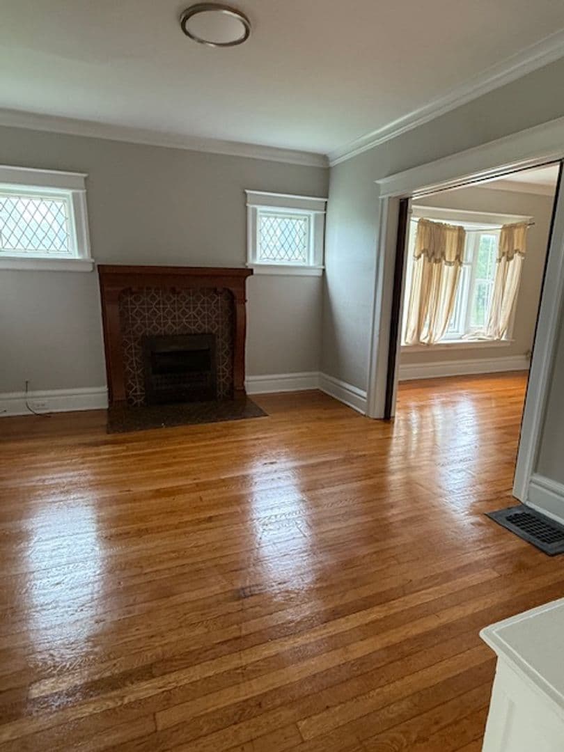 Rochester Apartment: 294 Chili Ave