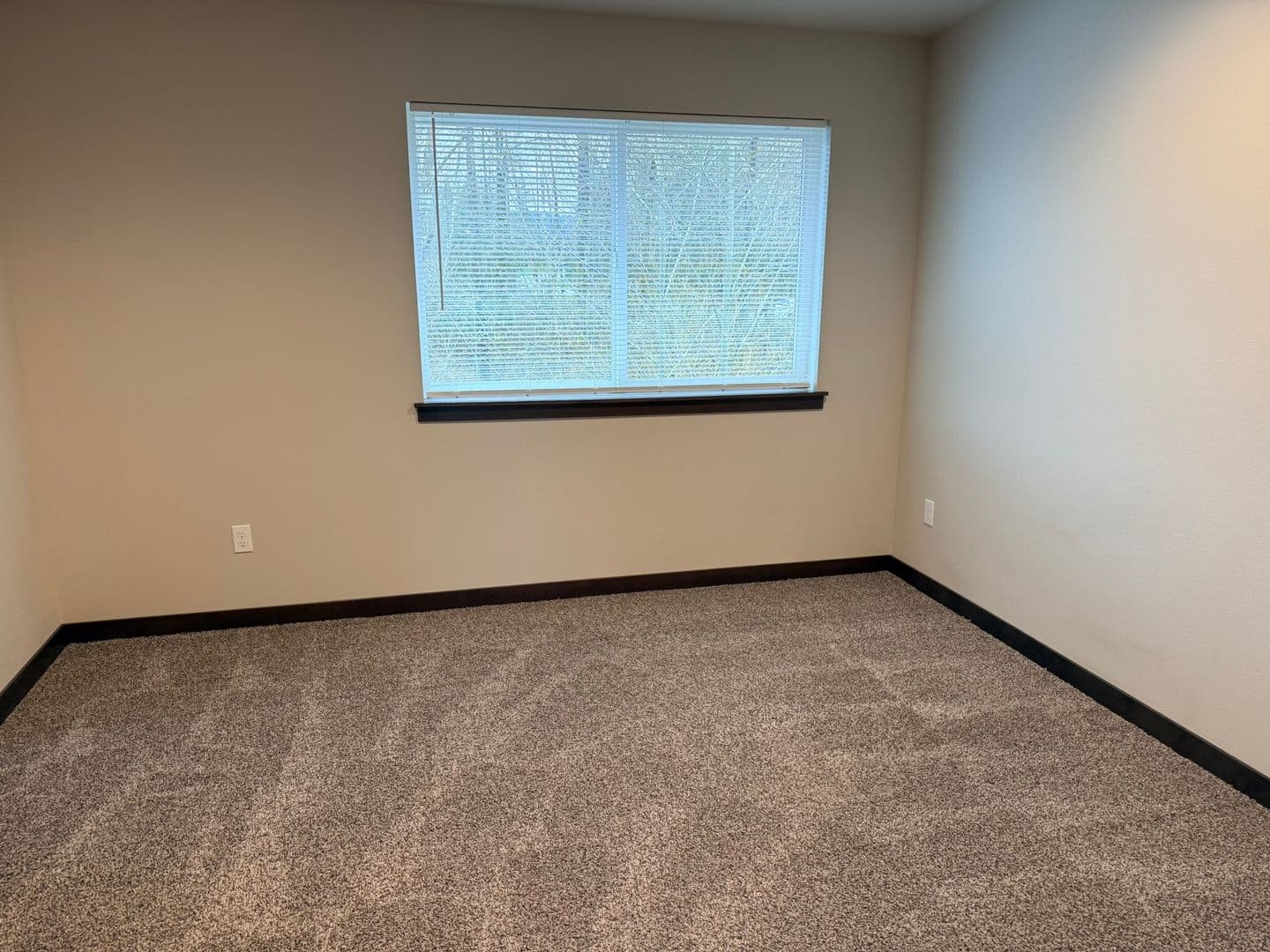 Granite Falls Apartment: 225 Penny Ave.