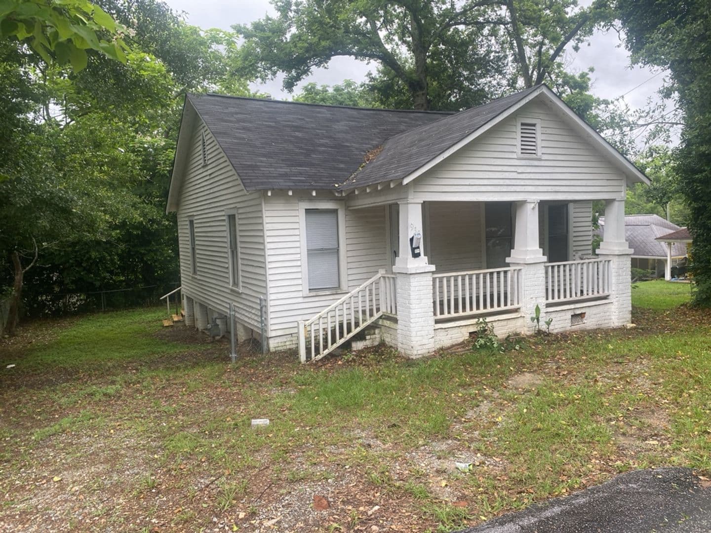 Columbus House: 938 Samson Avenue