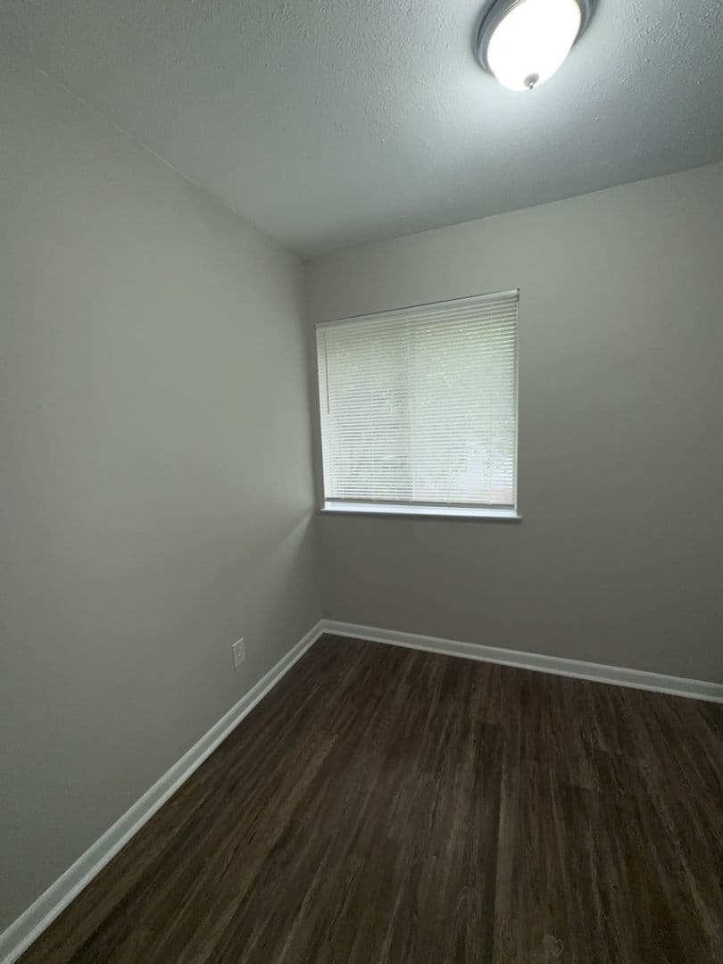 Columbus Apartment: 1011 Oakview Avenue