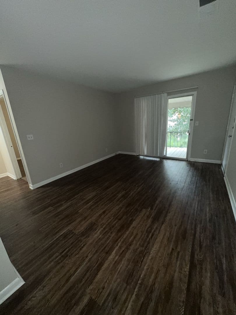 Columbus Apartment: 1011 Oakview Avenue