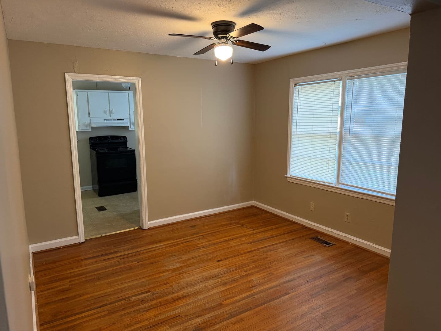 Columbus Apartment: 7 Lafayette Drive