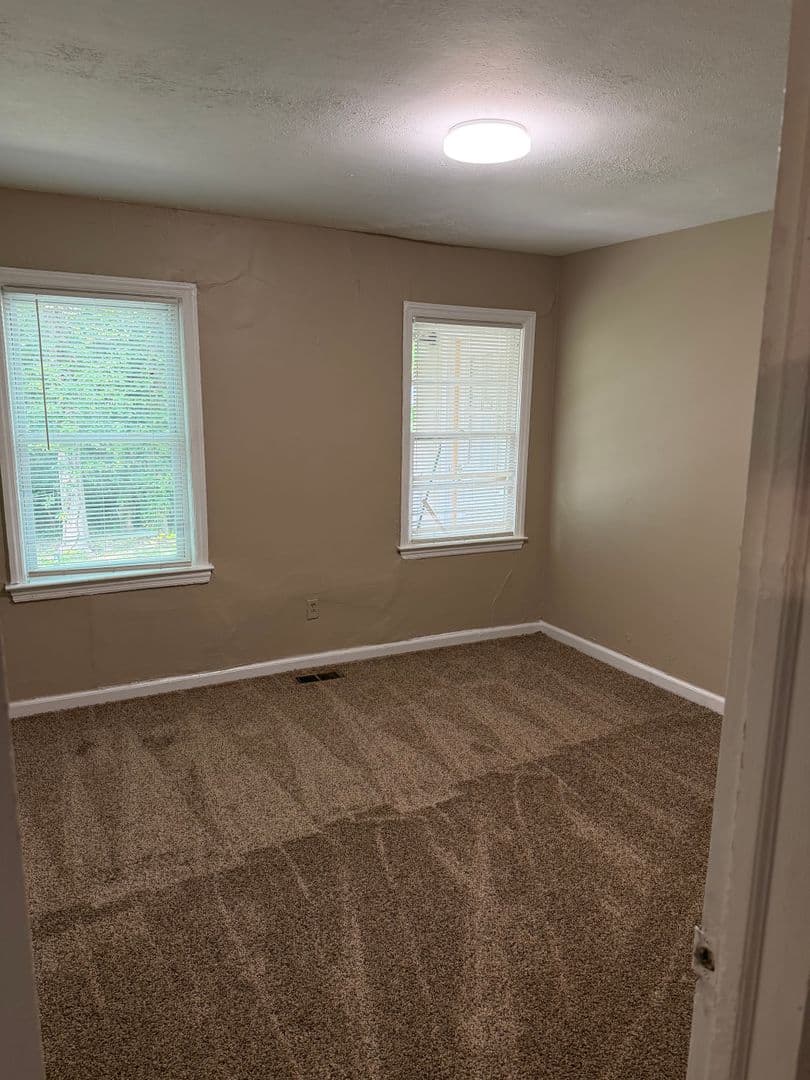 Columbus Apartment: 7 Lafayette Drive
