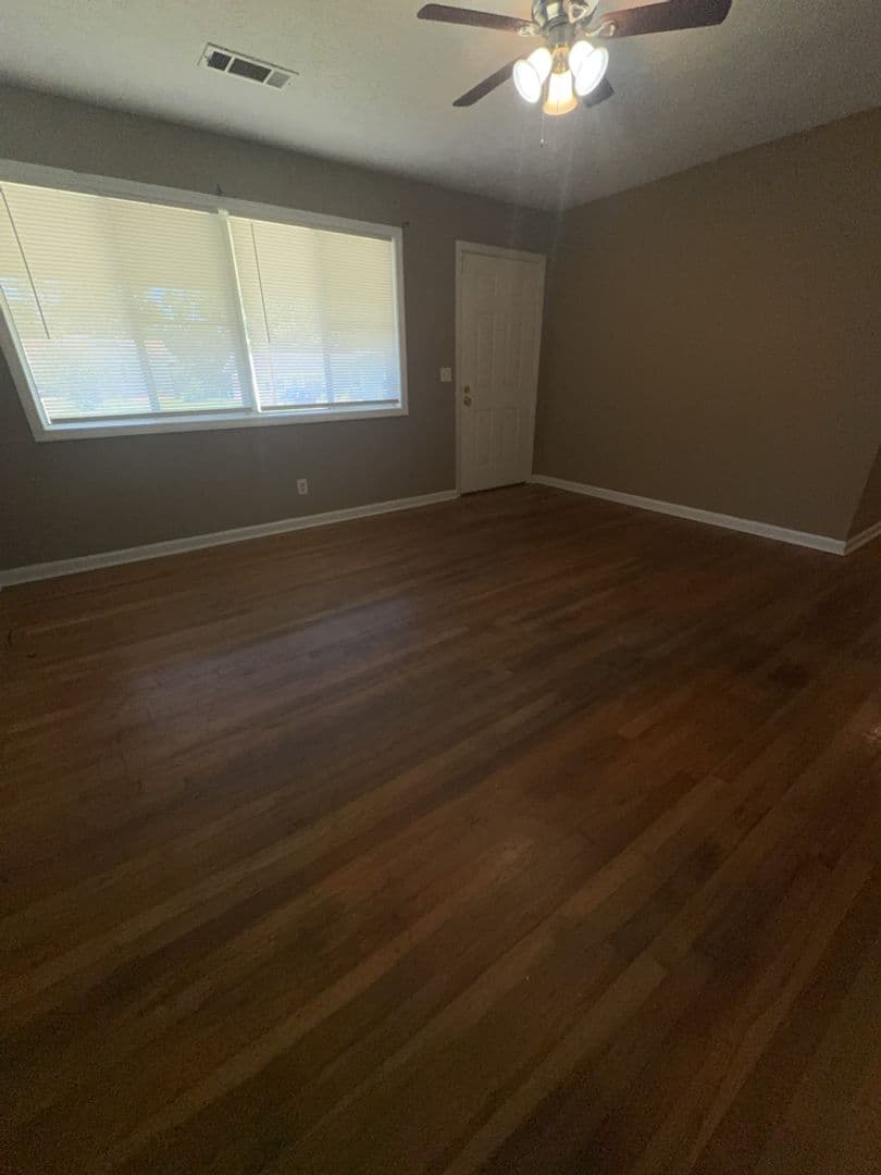 Columbus House: 624 Wright Drive