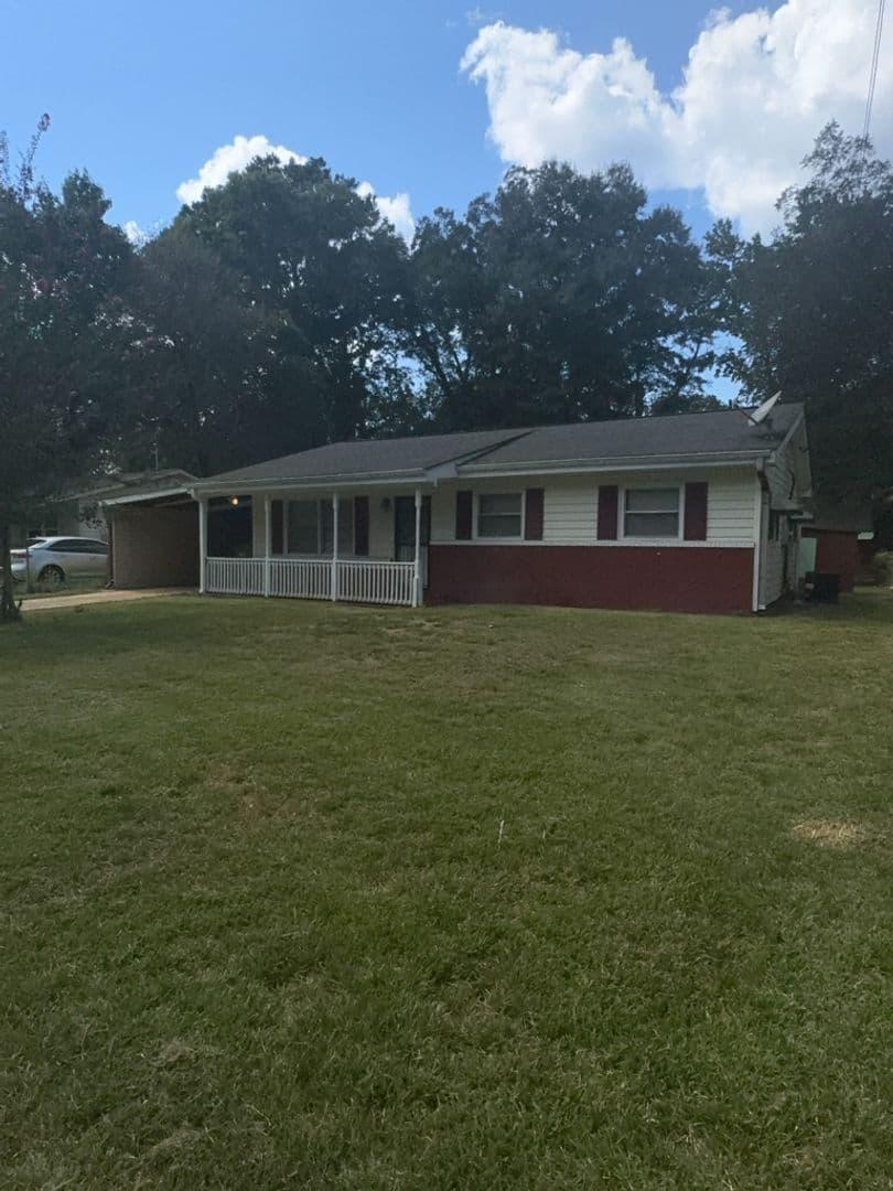 Columbus House: 2119 Lamore Drive