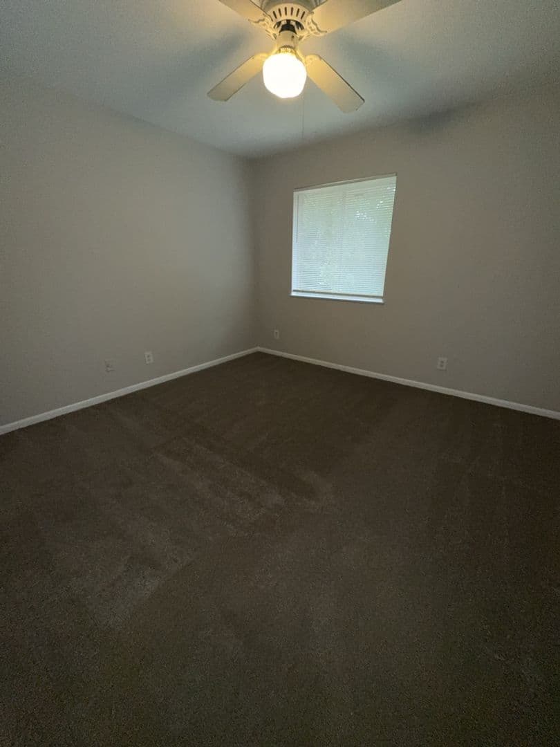 Columbus Apartment: 1011 Oakview Avenue