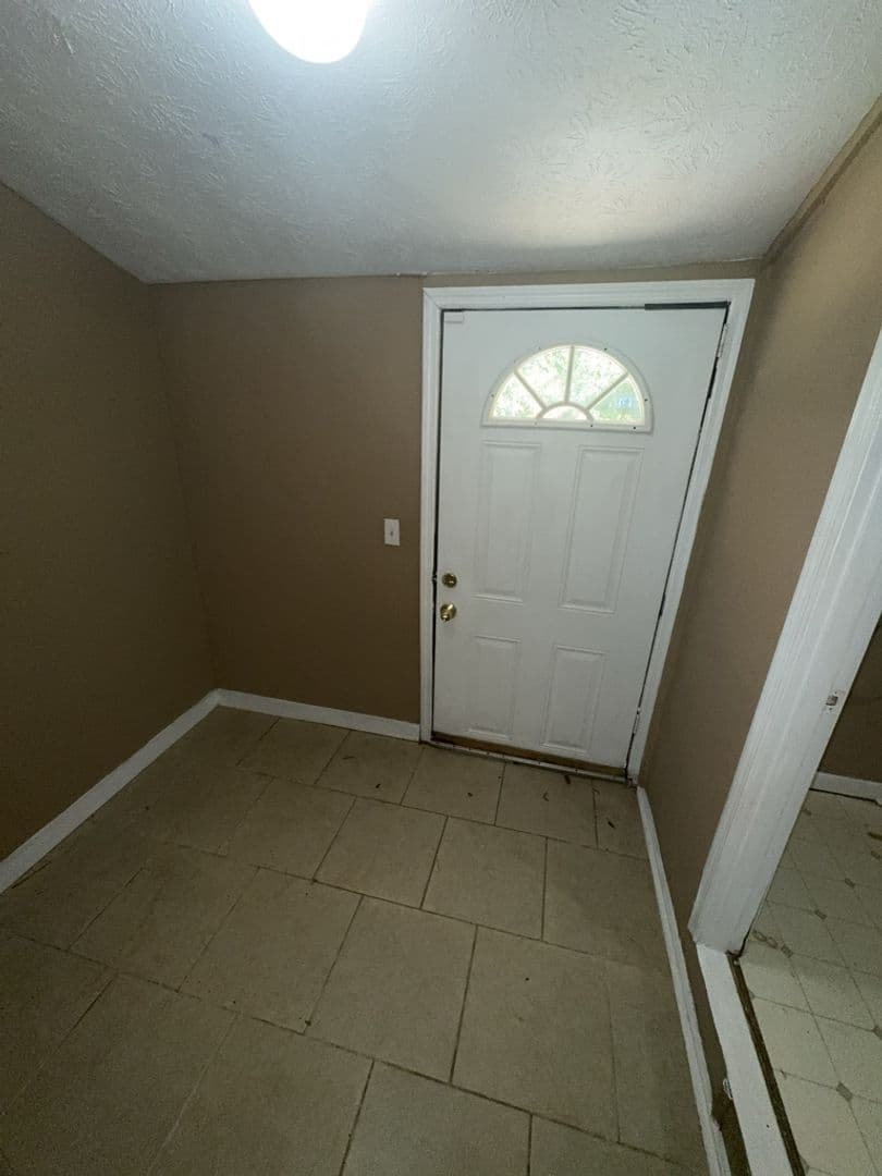 Columbus House: 624 Wright Drive