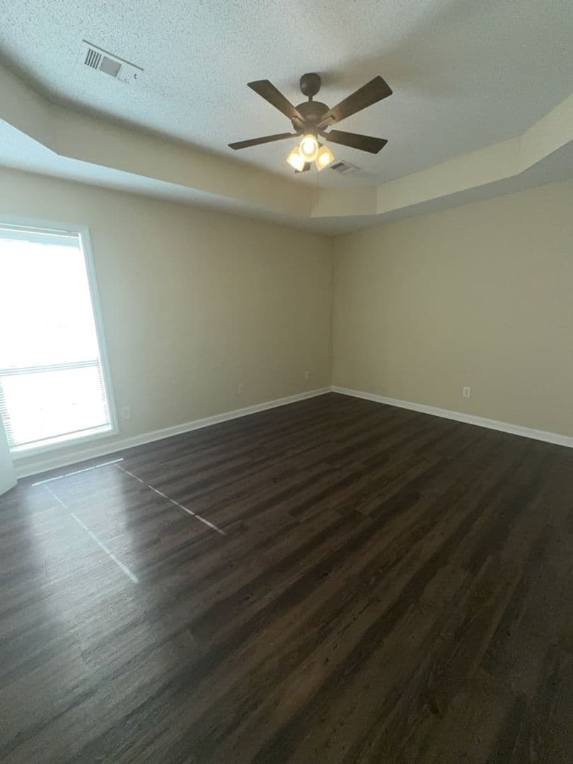 Columbus House: 6080 Creekside Drive