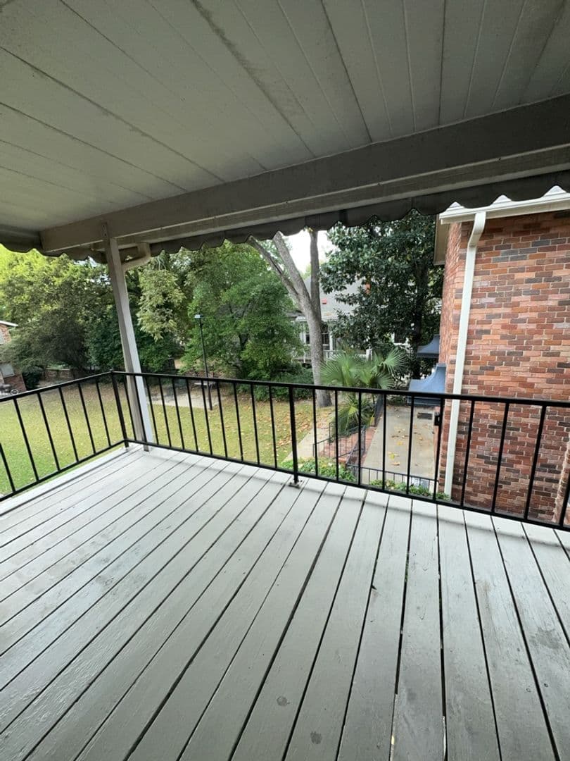 Columbus Apartment: 1011 Oakview Avenue