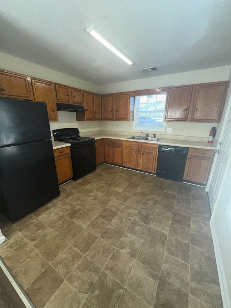 Columbus House: 6080 Creekside Drive