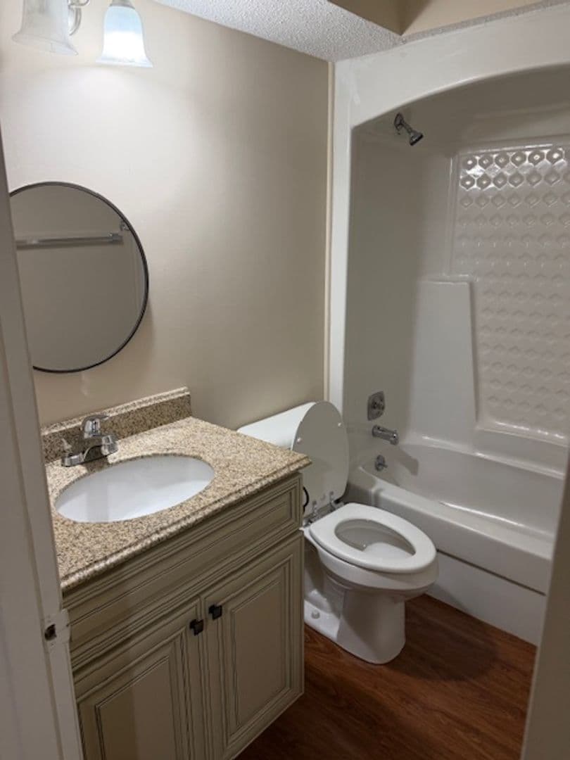 Columbus Apartment: 1423 17th Avenue