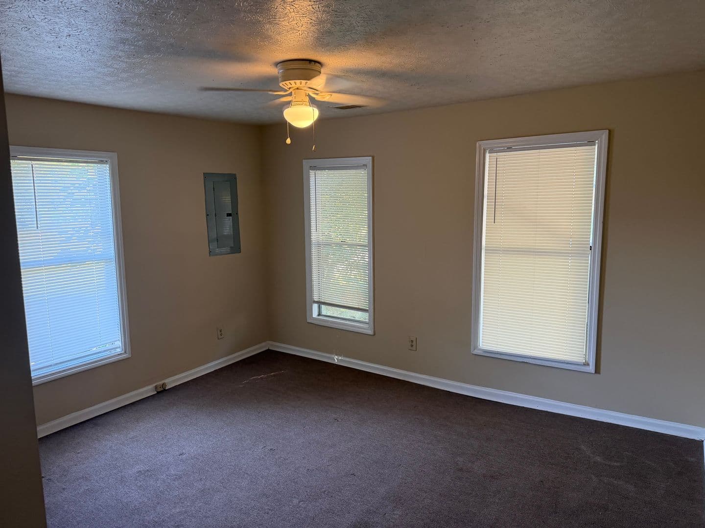 Columbus House: 938 Samson Avenue