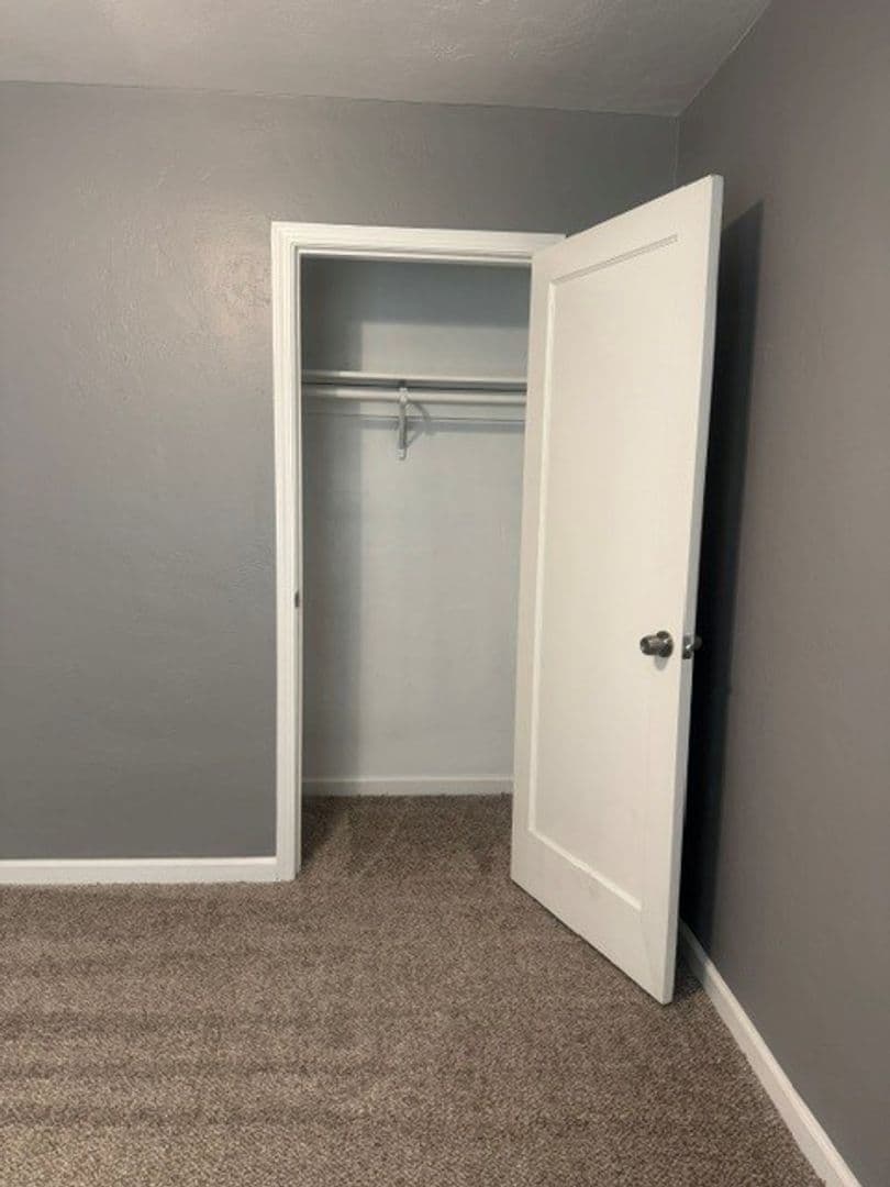 Modesto Apartment: 114 Fairview Avenue