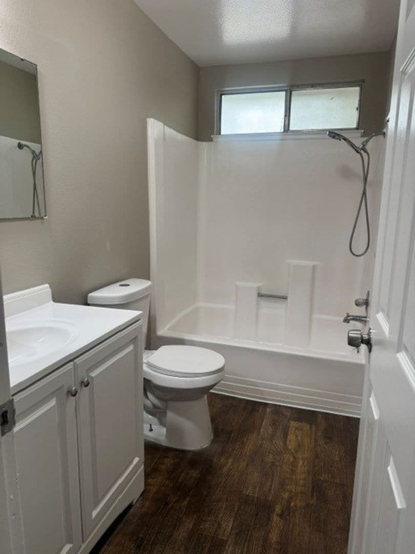 Modesto Apartment: 222 Corson Avenue