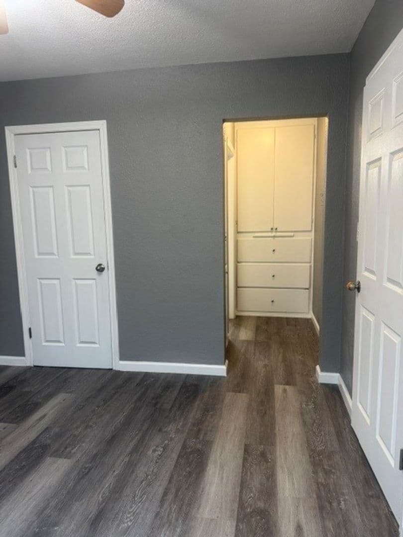 Modesto Apartment: 116 Fairview Avenue