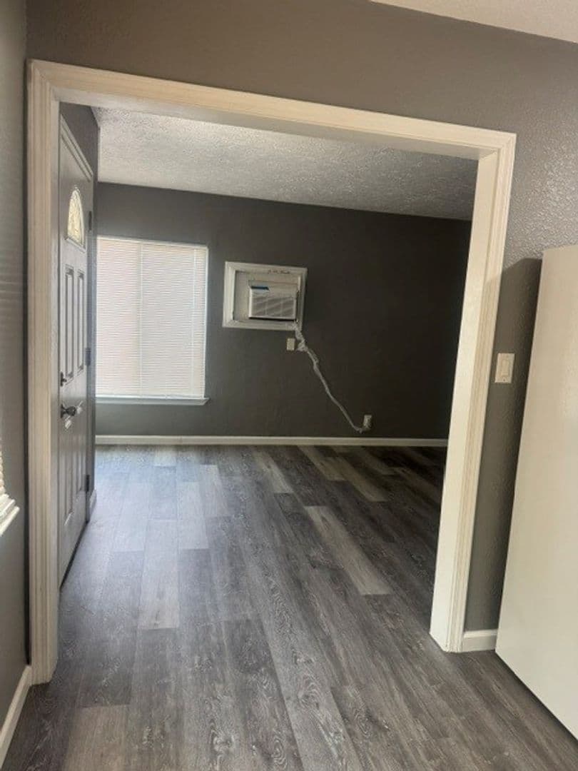 Modesto Apartment: 116 Fairview Avenue