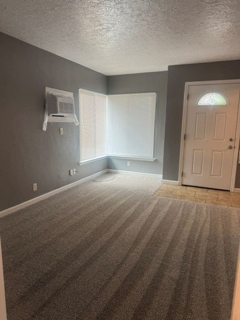 Modesto Apartment: 114 Fairview Avenue