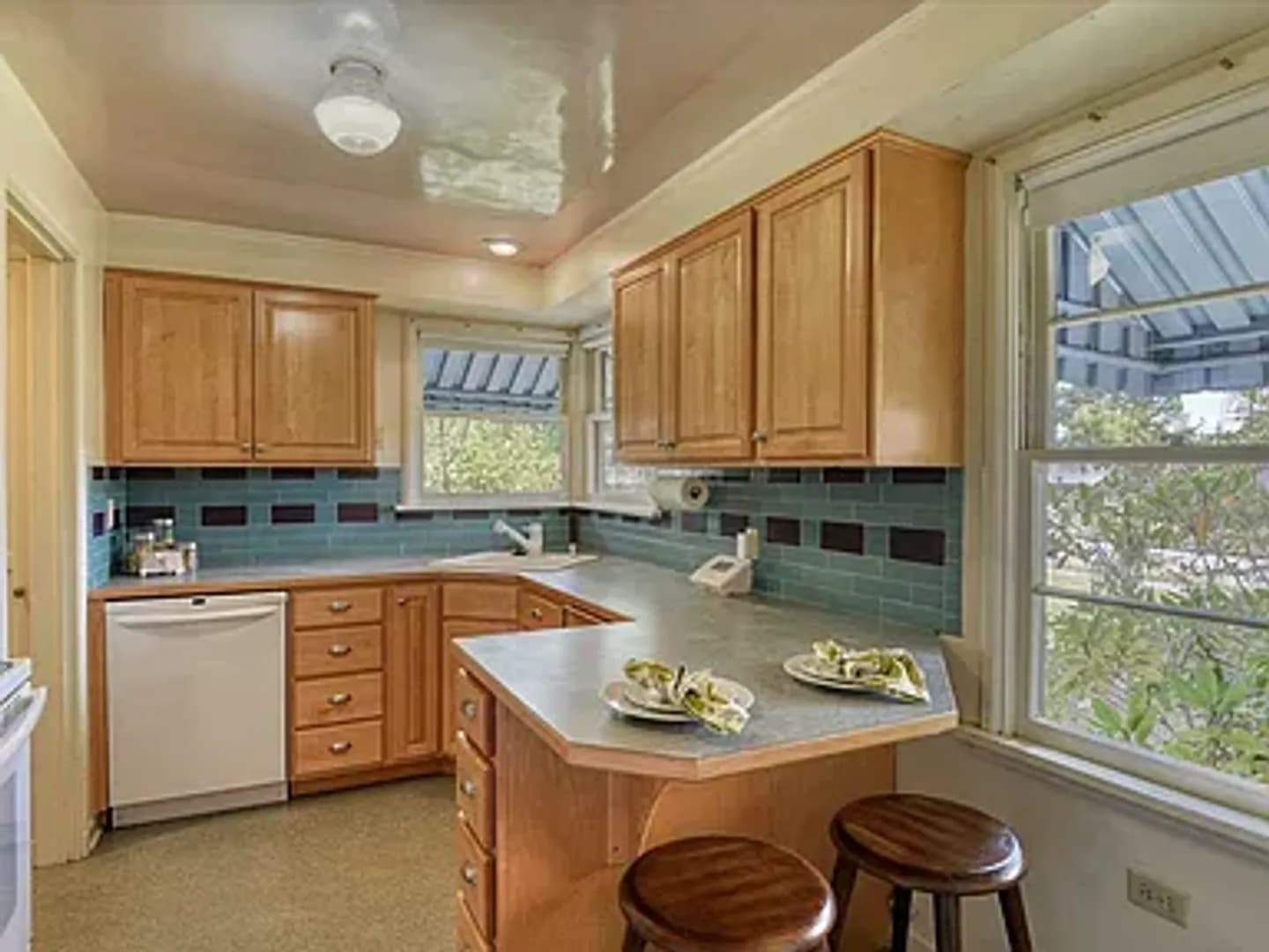 Spokane House: 2608 W Lacrosse Ave