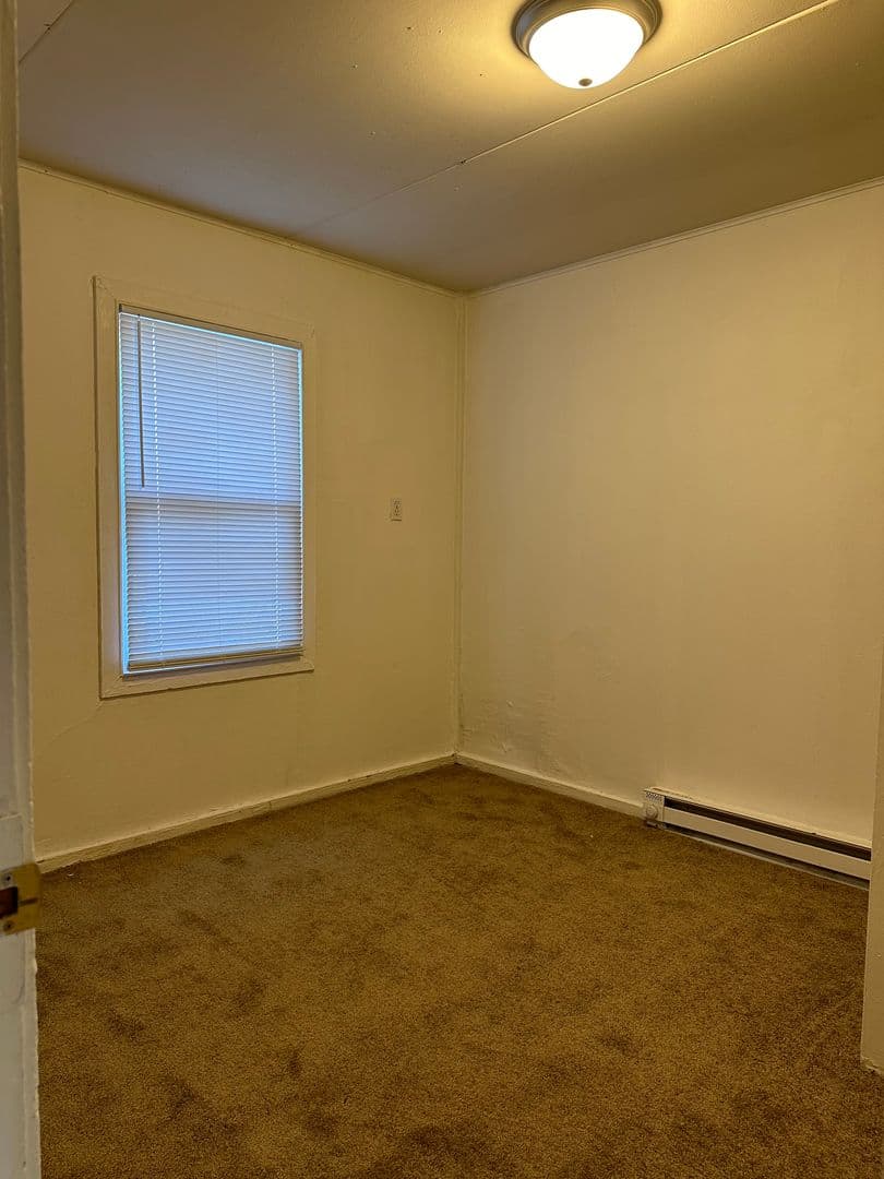Spokane Apartment: 11302-11308 E. Portland Ave
