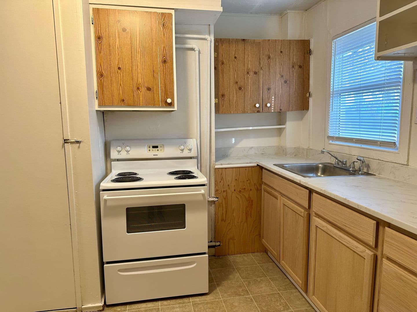 Spokane Apartment: 11302-11308 E. Portland Ave