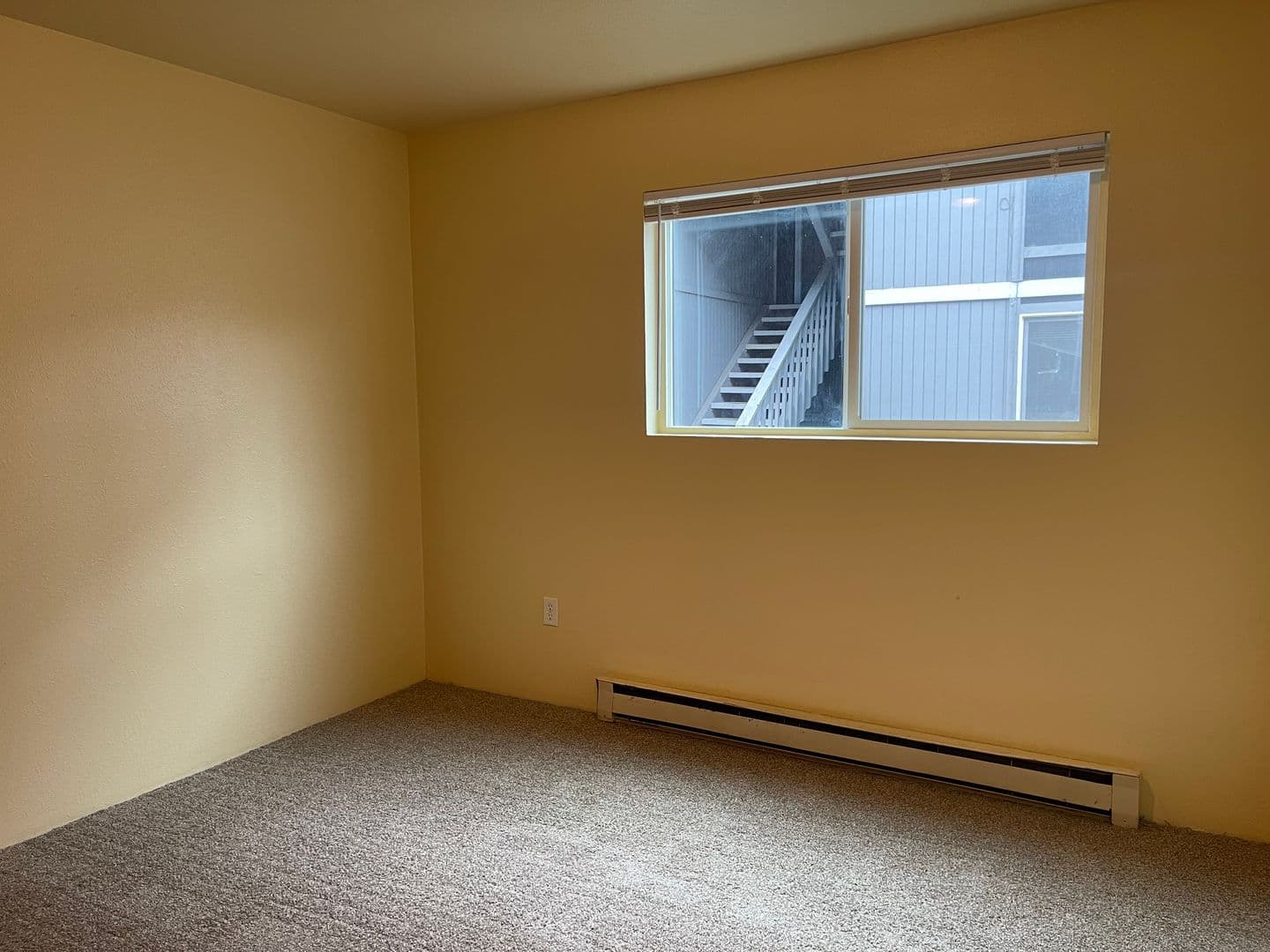 Spokane Apartment: 3001-3007 N Lee St.