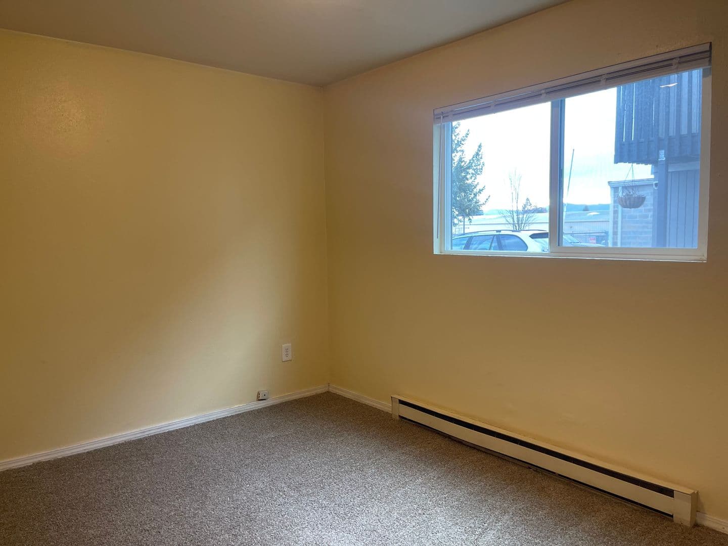 Spokane Apartment: 3001-3007 N Lee St.