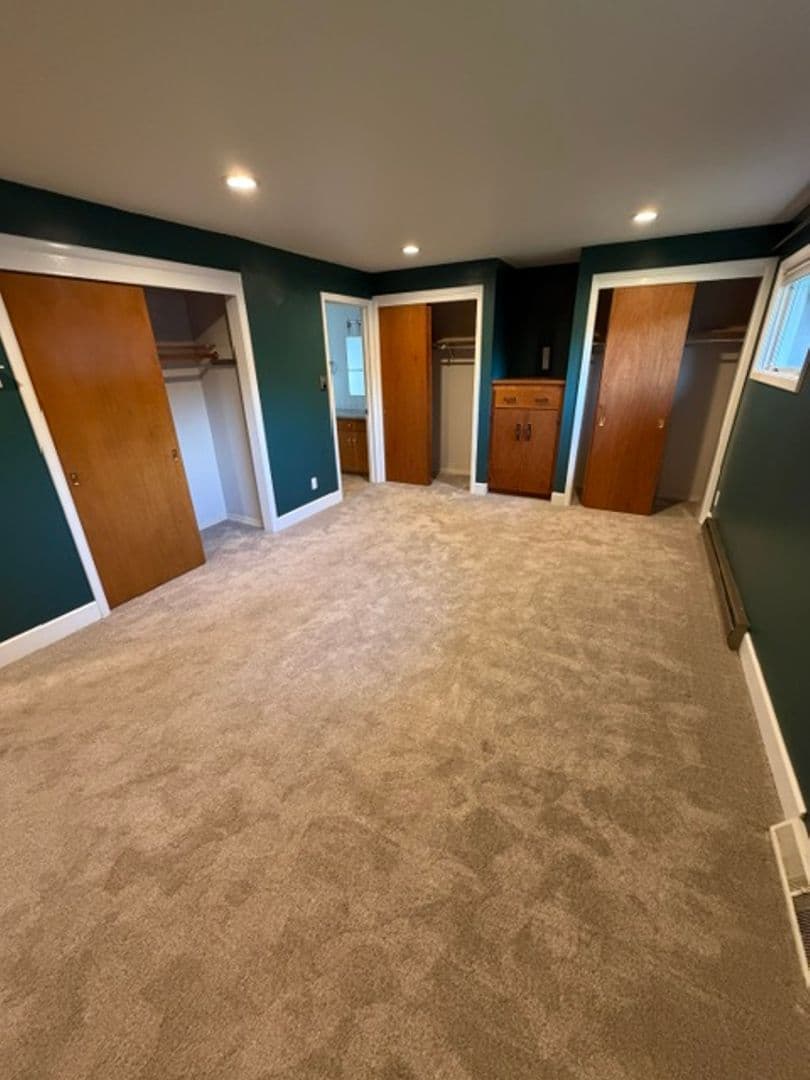 Spokane House: 609 W Barnes Rd