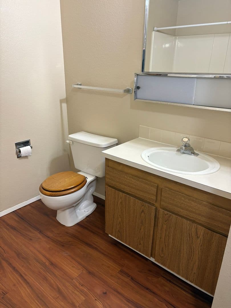 Spokane Apartment: 1014-1016 E Crown Ave