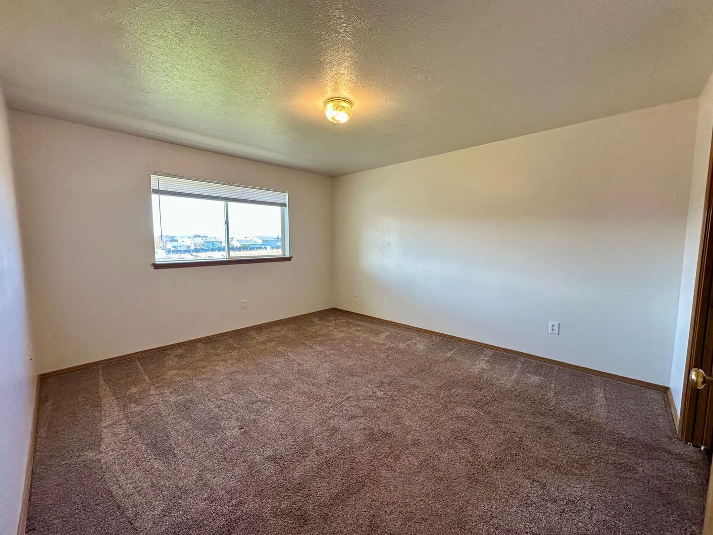 Spokane Valley Apartment: 11401 E. 4th Ave