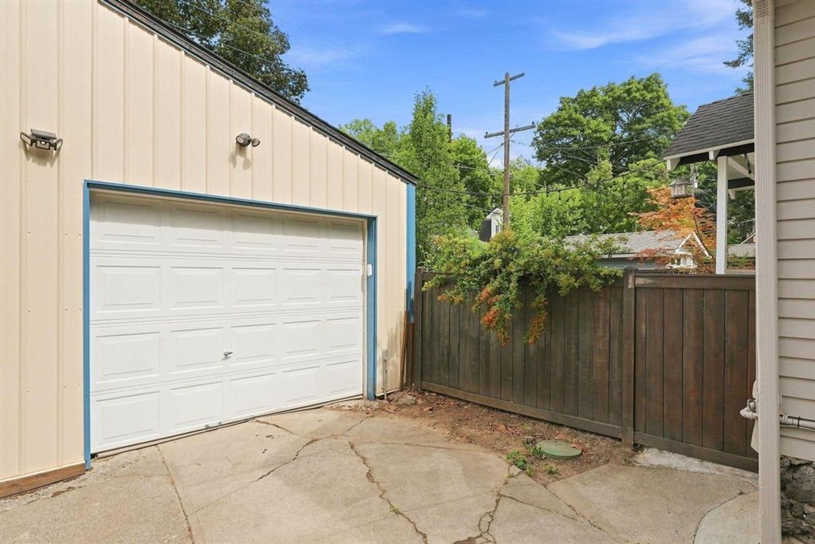 Spokane House: 632 W 20th Ave