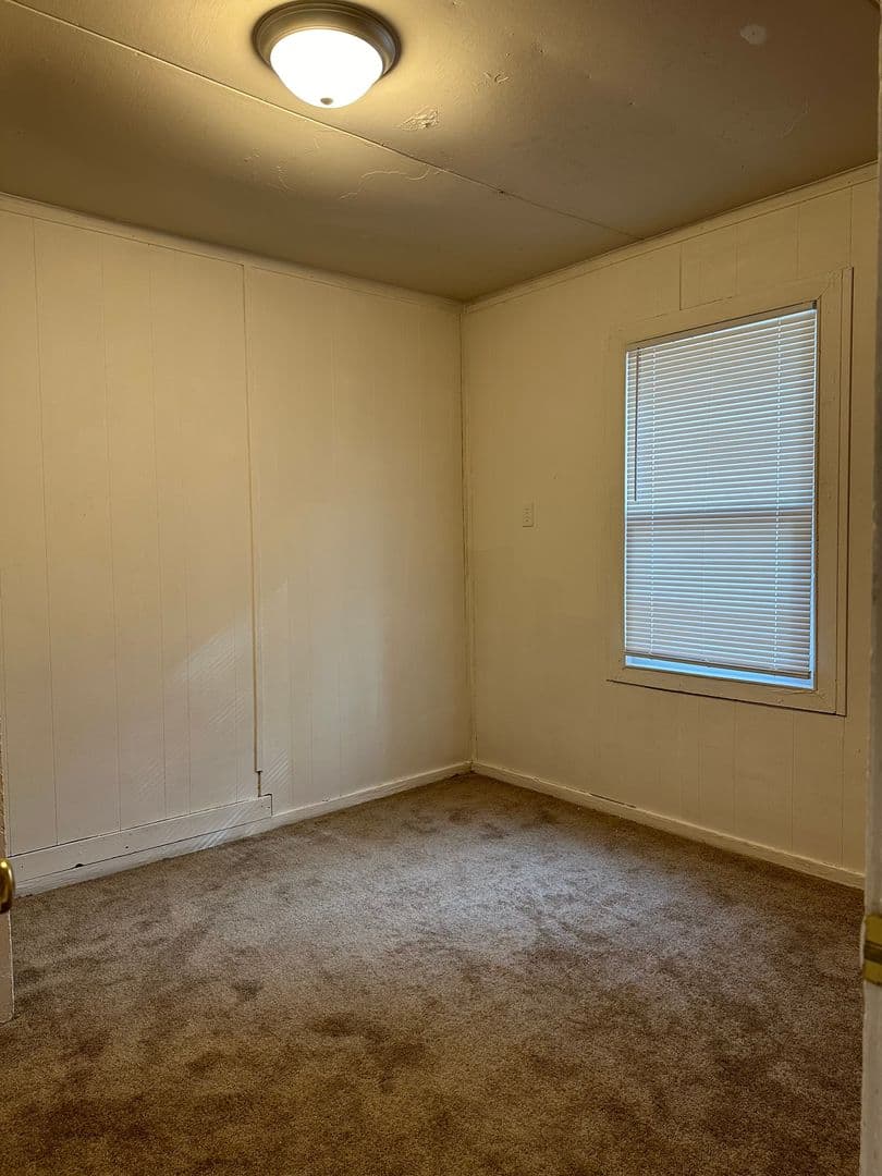 Spokane Apartment: 11302-11308 E. Portland Ave