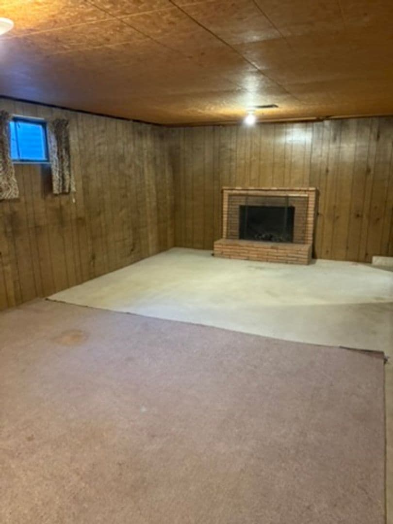 Spokane House: 7514 E Sinto Ave