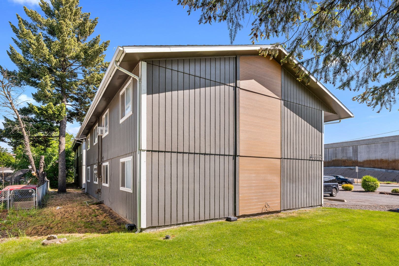 Spokane Apartment: 3125 E. Carlisle Ave