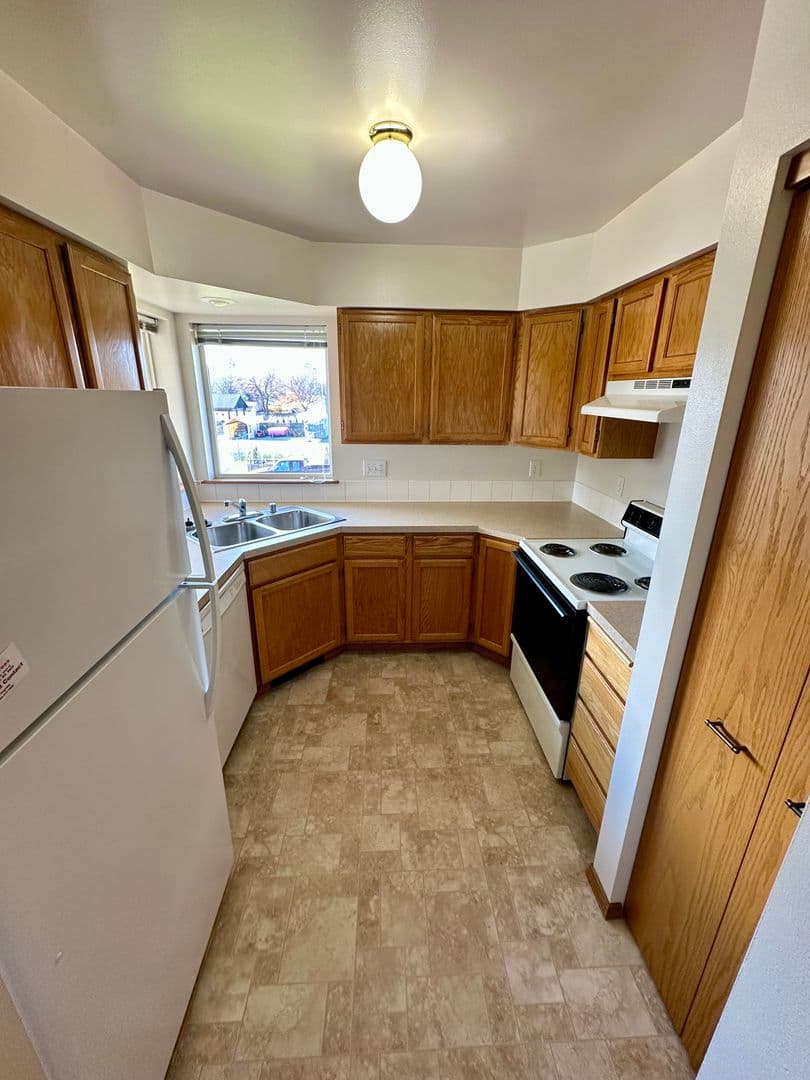 Spokane Valley Apartment: 11401 E. 4th Ave