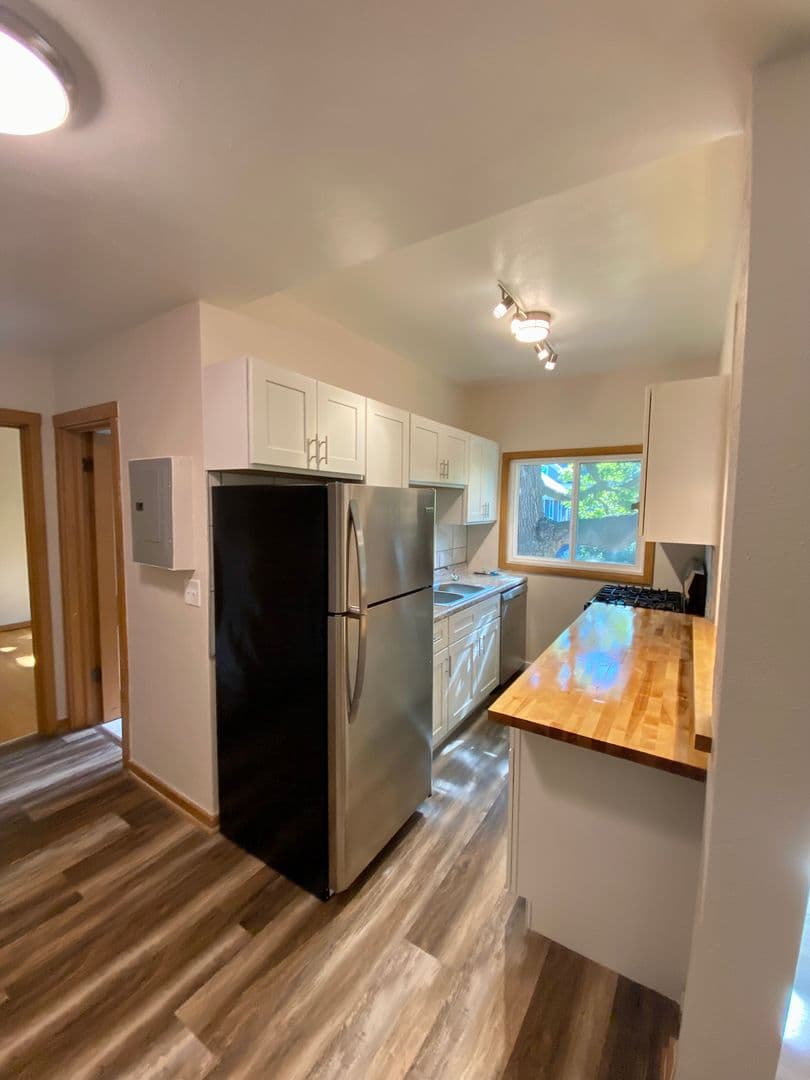 St Paul Apartment: 2176 Dayton Ave
