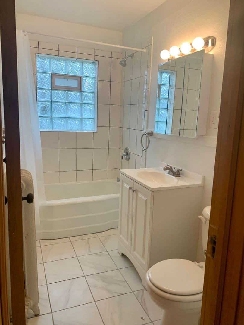 St Paul Apartment: 2176 Dayton Ave