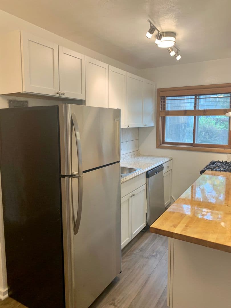 St Paul Apartment: 2176 Dayton Ave
