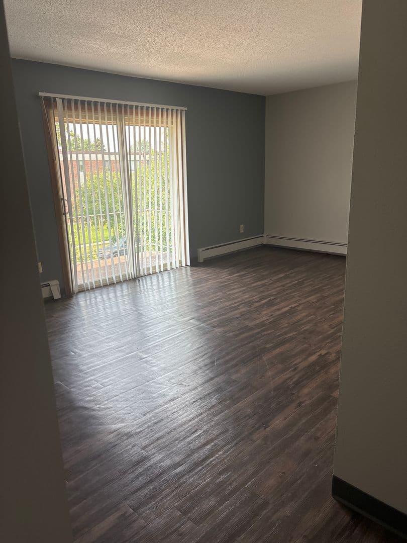 West Fargo Apartment: 601 6th St E