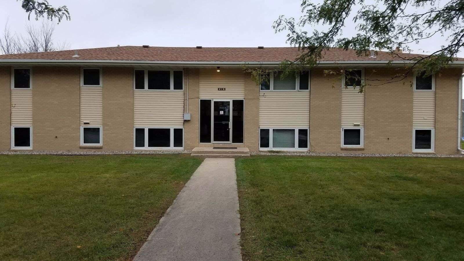 Breckenridge Apartment: 416 14th St N