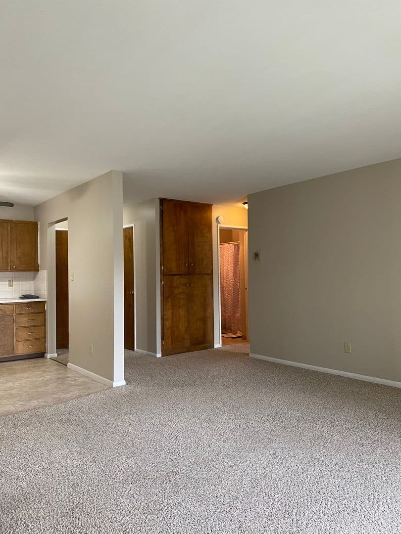 Fargo Apartment: 2211 17th St S