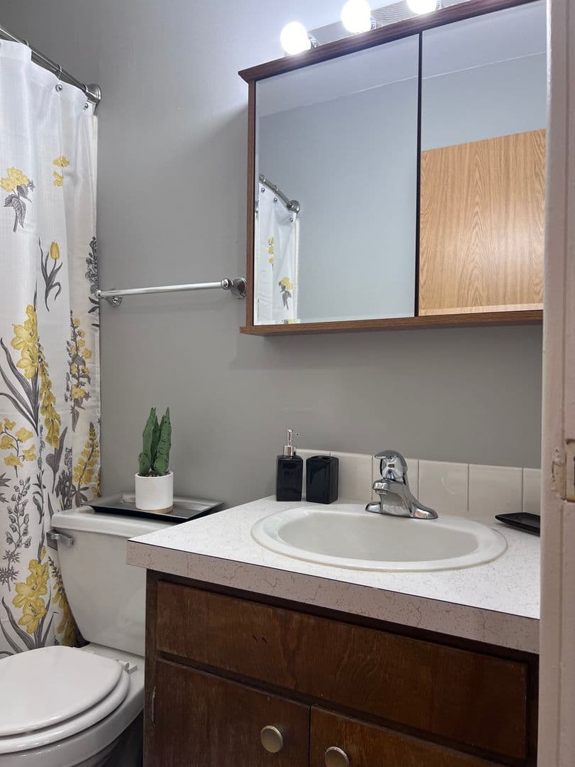 Fargo Apartment: 2211 17th St S