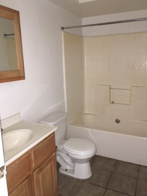 Pittsburg Apartment: 503 W. Ford Ave