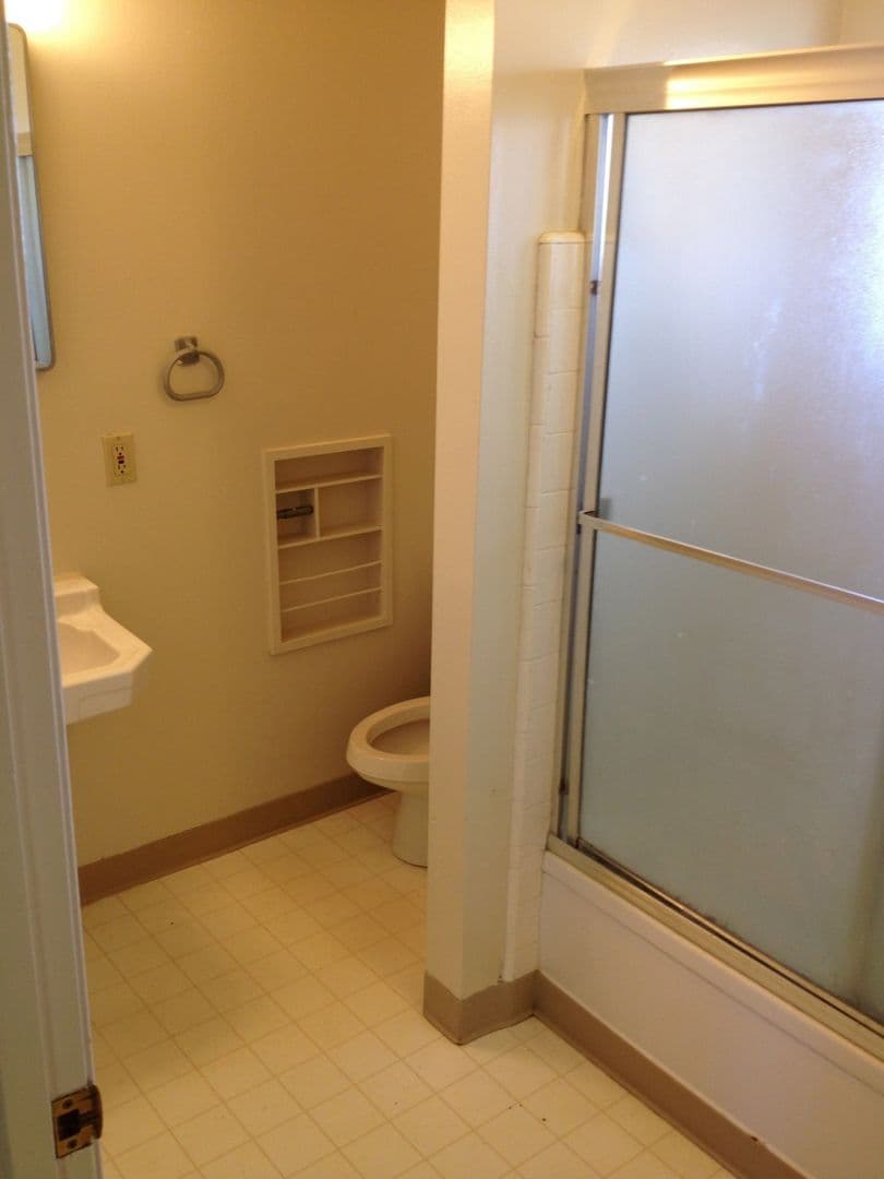 Sacramento Apartment: 2549/2551 Sloat Way