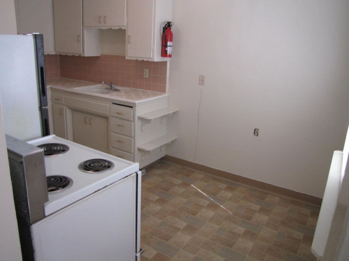 Sacramento Apartment: 2549/2551 Sloat Way