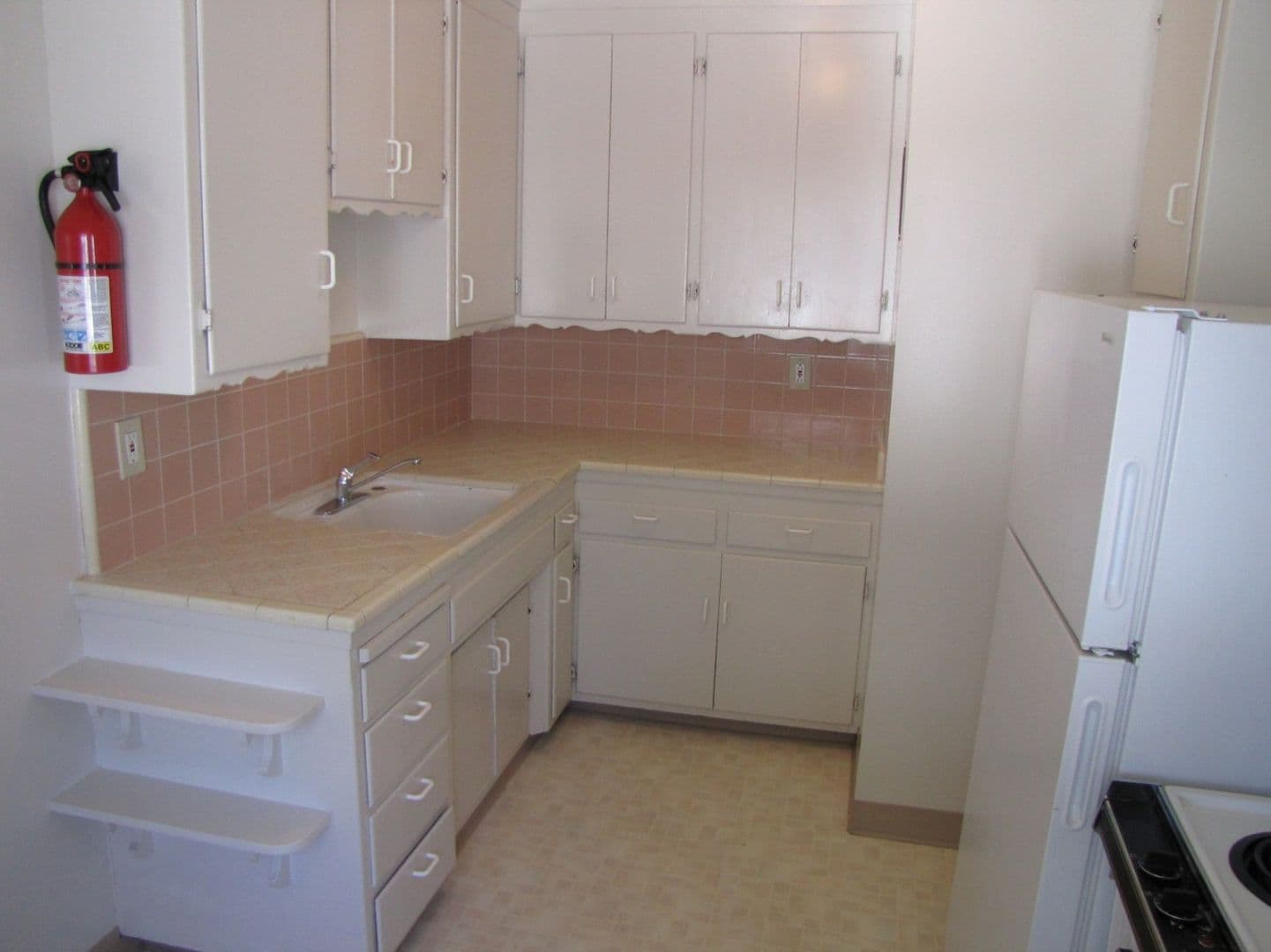 Sacramento Apartment: 2549/2551 Sloat Way