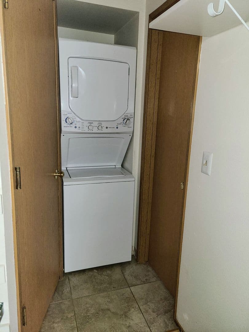 Reno Condo: 1400 Selmi